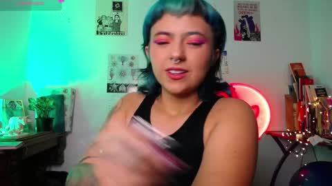 loving_alma online show from November 24, 2025, 2:11 am