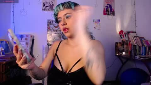 loving_alma online show from February 5, 2026, 1:21 am