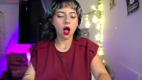 loving_alma online show from April 11, 2026, 3:33 am