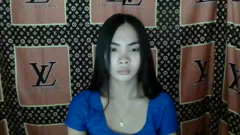 loving_rhean online show from December 15, 2025, 2:43 pm