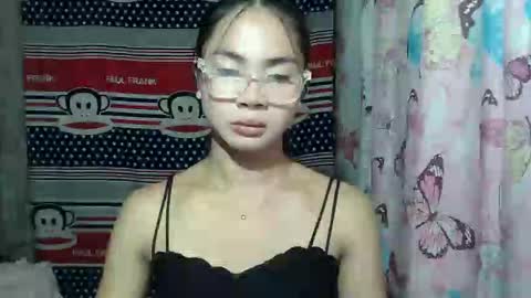loving_rhean online show from May 25, 2026, 10:43 am