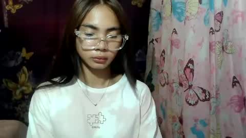 loving_rhean online show from June 17, 2026, 12:13 am