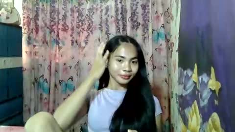loving_rhean online show from August 7, 2026, 2:02 am