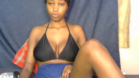 lovly_lastborn online show from September 25, 2025, 11:47 am