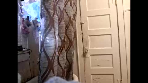 lowerahornyhighhard13 online show from May 18, 2026, 10:37 pm