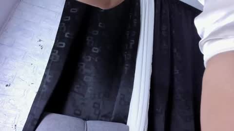 Snapshot of lu_noval chatting on March 10, 2025, 4:07 am Lucia online show from March 10, 2025, 4:07 am