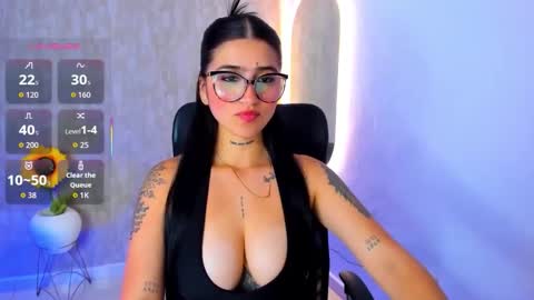 Luana online show from November 15, 2025, 12:02 pm