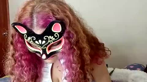Snapshot of luanapowerful chatting on December 16, 2024, 5:43 pm luanapowerful online show from December 16, 2024, 5:43 pm