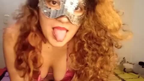 Snapshot of luanapowerful chatting on September 9, 2025, 9:09 am luanapowerful online show from September 9, 2025, 9:09 am
