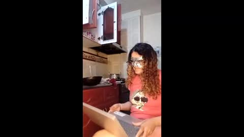 luanapowerful online show from December 16, 2025, 12:48 am