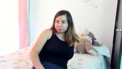 luara__01__lecat_1 online show from March 5, 2026, 8:16 pm