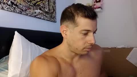 luca23millo90 online show from January 5, 2026, 9:18 pm