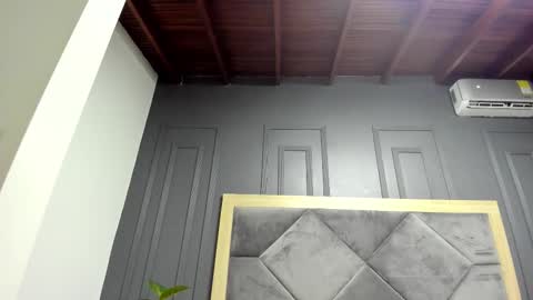 luca_morettii online show from November 2, 2025, 12:18 pm