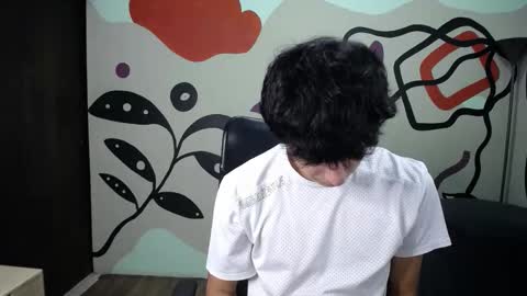 Snapshot of luca_vega chatting on October 7, 2025, 1:08 pm luca online show from October 7, 2025, 1:08 pm