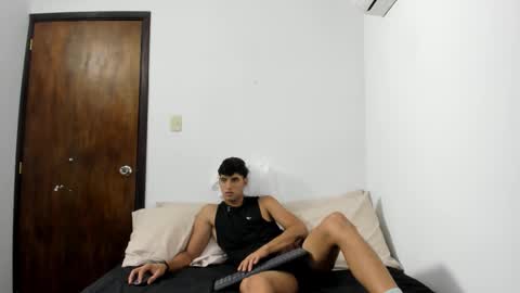 lucacosta19 online show from February 19, 2026, 5:09 pm