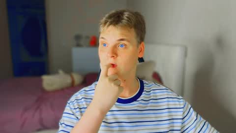 Lucas Gill online show from May 24, 2026, 10:15 pm