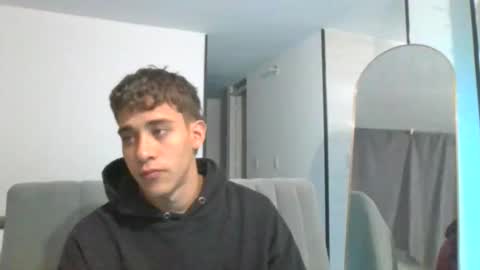 Lucas online show from May 5, 2026, 2:08 am