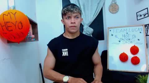 Lucas Luxx online show from November 30, 2025, 11:20 pm