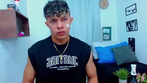 Snapshot of lucas_luxx1 chatting on February 4, 2026, 12:22 pm Lucas Luxx online show from February 4, 2026, 12:22 pm