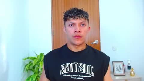 Snapshot of lucas_luxx1 chatting on February 20, 2026, 1:22 pm Lucas Luxx online show from February 20, 2026, 1:22 pm