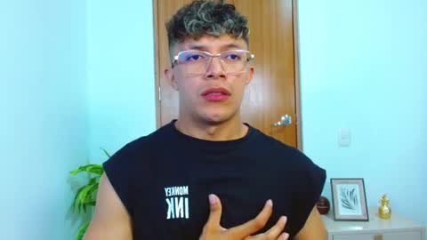 Snapshot of lucas_luxx1 chatting on February 25, 2026, 4:49 pm Lucas Luxx online show from February 25, 2026, 4:49 pm