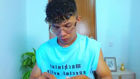 Snapshot of lucas_luxx1 chatting on February 27, 2026, 1:00 pm Lucas Luxx online show from February 27, 2026, 1:00 pm