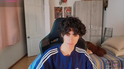 lucas_xo online show from April 14, 2026, 10:49 pm