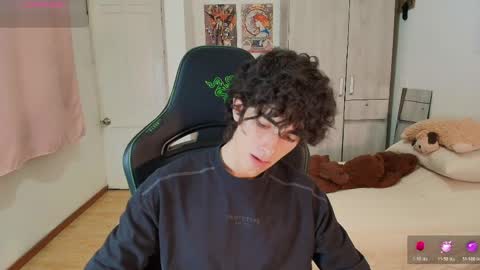 lucas_xo online show from April 17, 2026, 11:30 pm