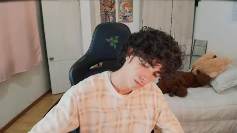 lucas_xo online show from May 11, 2026, 11:46 pm