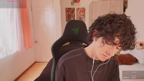 lucas_xo online show from May 19, 2026, 8:15 pm