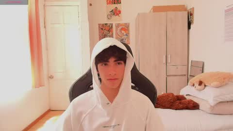lucas_xo online show from May 27, 2026, 6:16 pm