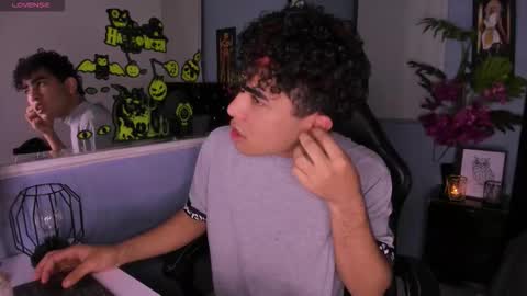 lucascarterr online show from October 19, 2025, 4:02 am