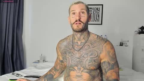 lucasexclusive online show from December 4, 2025, 10:13 am