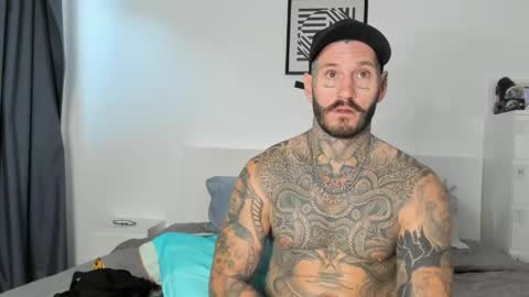 lucasexclusive online show from April 15, 2026, 10:22 am