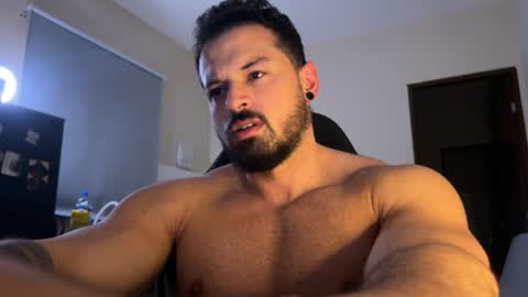 lucasfit24 online show from November 4, 2025, 4:22 am