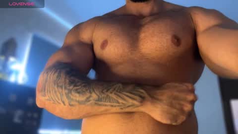 lucasfit24 online show from November 6, 2025, 2:07 pm