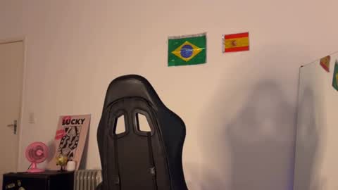 lucasfit24 online show from July 20, 2026, 4:05 am
