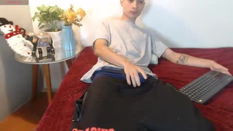 LucassSmith11 online show from February 19, 2026, 6:48 pm