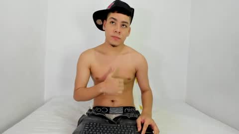 LUCAS TORREZ online show from April 4, 2026, 12:53 am