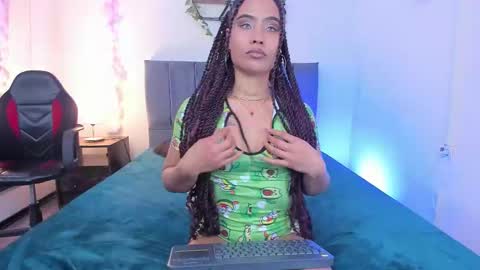 Lucero  online show from March 8, 2026, 3:54 am