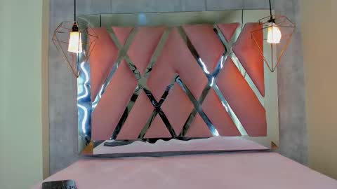 Luci online show from March 25, 2026, 7:42 pm