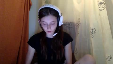 Luci Layne online show from April 26, 2026, 7:11 pm