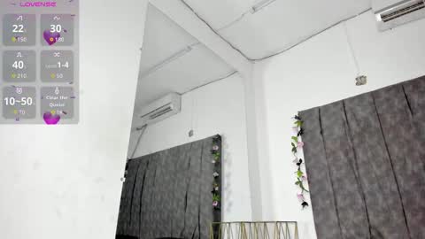 Snapshot of lucia78shy chatting on October 9, 2025, 11:25 pm lucia78shy online show from October 9, 2025, 11:25 pm