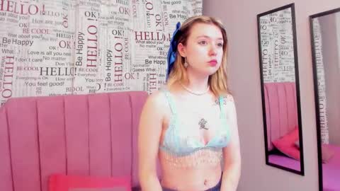 Snapshot of lucia_copper chatting on October 19, 2025, 11:44 am lucia_copper online show from October 19, 2025, 11:44 am