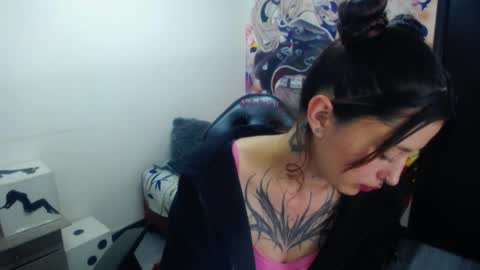 lucia_evans21 online show from April 21, 2026, 1:53 am