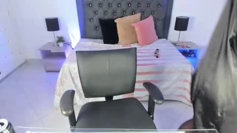 Snapshot of lucia_rosee chatting on November 8, 2025, 4:23 am Lucia online show from November 8, 2025, 4:23 am