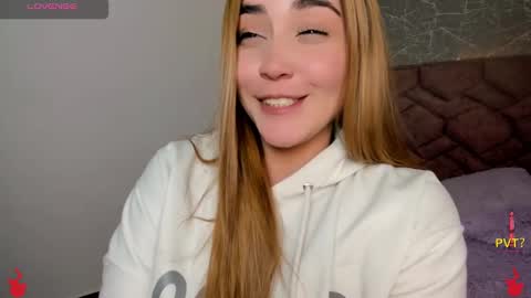 Snapshot of lucia_star_ chatting on December 10, 2024, 1:00 am lucia star online show from December 10, 2024, 1:00 am