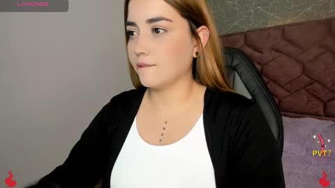 Snapshot of lucia_star_ chatting on December 10, 2024, 7:11 pm lucia star online show from December 10, 2024, 7:11 pm
