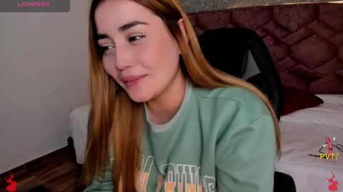 Snapshot of lucia_star_ chatting on December 13, 2024, 9:41 pm lucia star online show from December 13, 2024, 9:41 pm