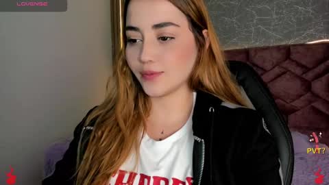 Snapshot of lucia_star_ chatting on January 2, 2025, 1:19 pm lucia star online show from January 2, 2025, 1:19 pm